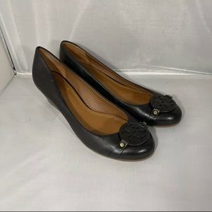 tory burch mini miller wedge heels leather black womens Size 8 M Black Logo